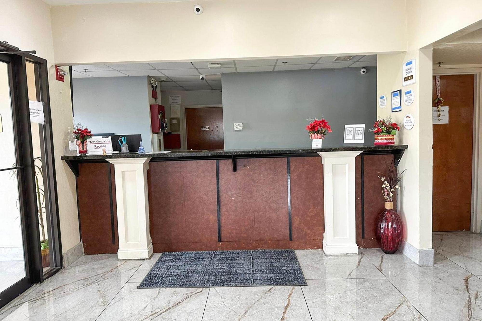 Oyo West Ga Hotel 3*