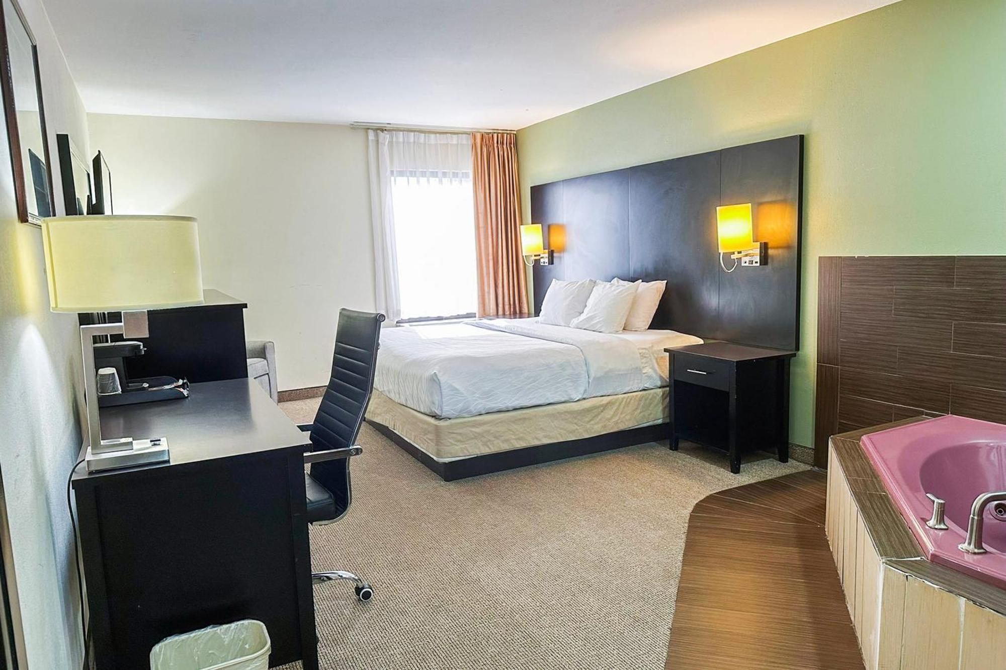 Oyo West Ga Hotel 3*